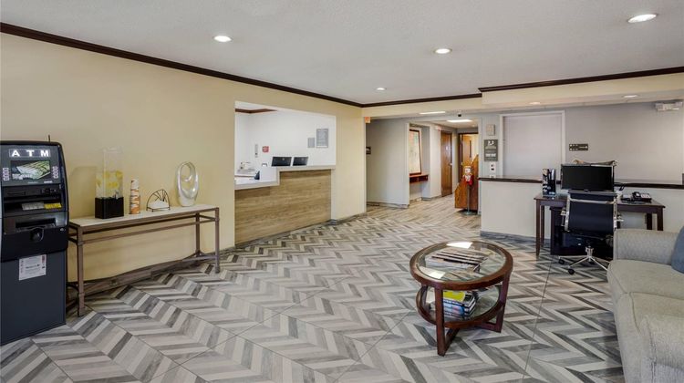 Comfort Inn & Suites Nashville Lobby