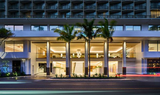 Outrigger Waikiki Paradise Hotel Exterior