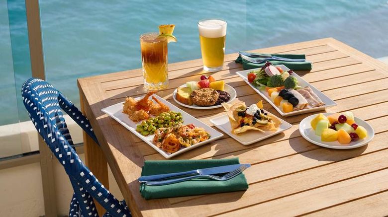<b>Outrigger Reef Waikiki Beach Resort Restaurant</b>. Images powered by <a href="https://iceportal.shijigroup.com/" title="IcePortal" target="_blank">IcePortal</a>.