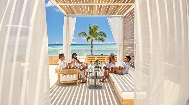 Outrigger Reef Waikiki Beach Resort Restaurant