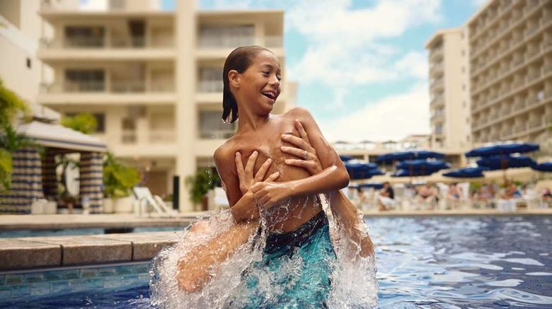 <b>Outrigger Reef Waikiki Beach Resort Pool</b>. Images powered by <a href="https://iceportal.shijigroup.com/" title="IcePortal" target="_blank">IcePortal</a>.