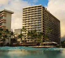 Outrigger Waikiki Beach Resort Exterior