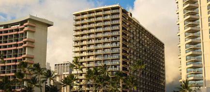 Outrigger Waikiki Beach Resort Exterior