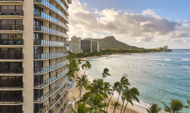 Outrigger Waikiki Beach Resort Exterior