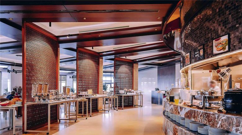 <b>Rixos Borovoe Hotel Restaurant</b>. Images powered by <a href="https://iceportal.shijigroup.com/" title="IcePortal" target="_blank">IcePortal</a>.