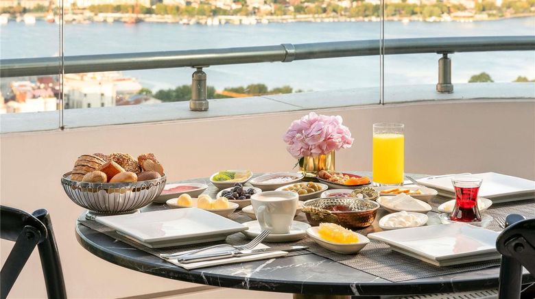 <b>Rixos Pera Istanbul Restaurant</b>. Images powered by <a href="https://iceportal.shijigroup.com/" title="IcePortal" target="_blank">IcePortal</a>.