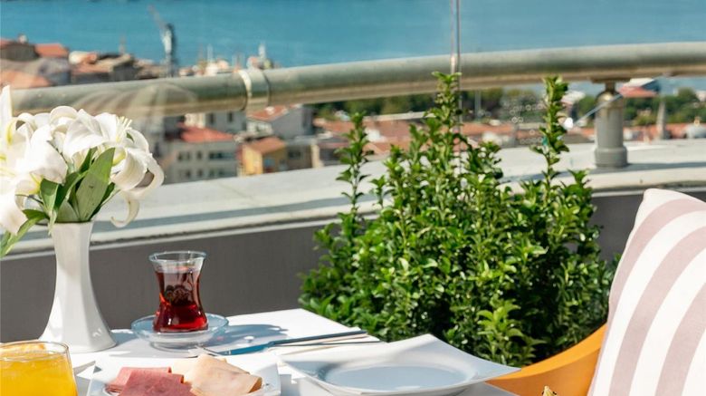 <b>Rixos Pera Istanbul Restaurant</b>. Images powered by <a href="https://iceportal.shijigroup.com/" title="IcePortal" target="_blank">IcePortal</a>.