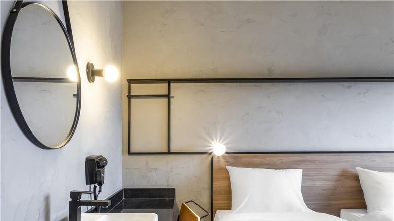 <b>Ibis Aruja Room</b>. Images powered by <a href="https://iceportal.shijigroup.com/" title="IcePortal" target="_blank">IcePortal</a>.