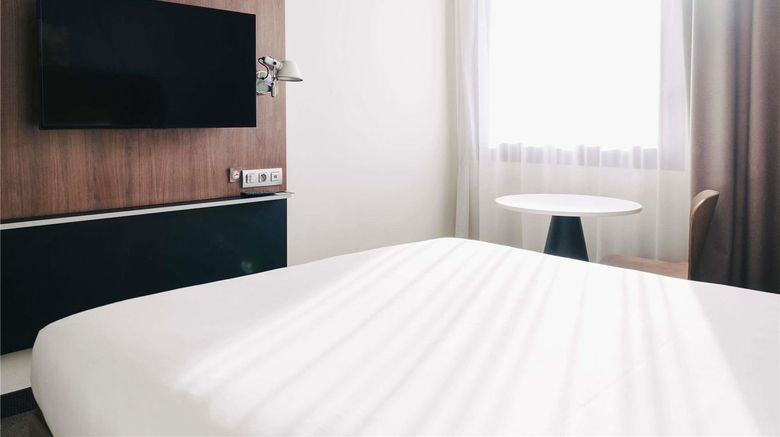 <b>Ibis Rouen Centre Rive Gauche Mermoz Room</b>. Images powered by <a href="https://iceportal.shijigroup.com/" title="IcePortal" target="_blank">IcePortal</a>.