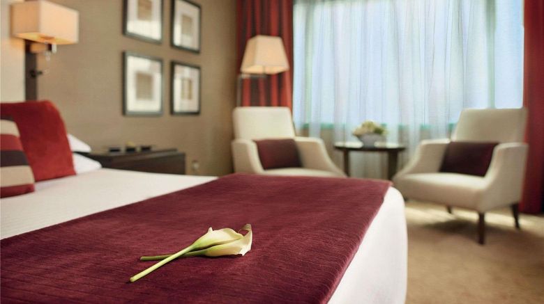 <b>Moevenpick Grand Al Bustan Dubai Room</b>. Images powered by <a href="https://iceportal.shijigroup.com/" title="IcePortal" target="_blank">IcePortal</a>.