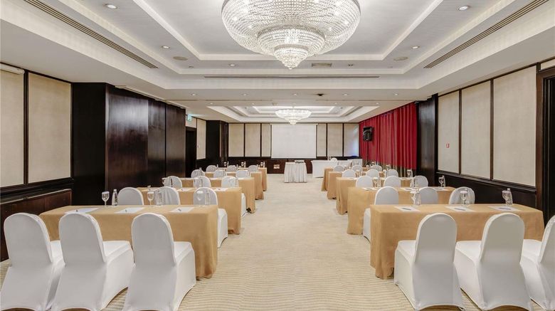 <b>Moevenpick Grand Al Bustan Dubai Meeting</b>. Images powered by <a href="https://iceportal.shijigroup.com/" title="IcePortal" target="_blank">IcePortal</a>.