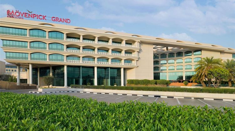 Moevenpick Grand Al Bustan Dubai Exterior