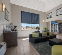 Hotel 28, Ascend Hotel Collection Lobby