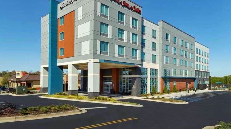 Hampton Inn & Suites Birmingham I-65 Exterior