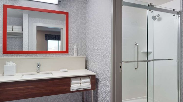Hampton Inn & Suites Birmingham I-65 Room
