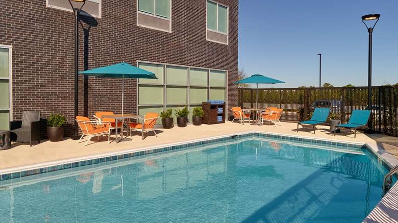 <b>Hampton Inn & Suites Birmingham I-65 Pool</b>. Images powered by <a href="https://iceportal.shijigroup.com/" title="IcePortal" target="_blank">IcePortal</a>.