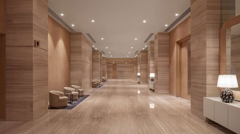 <b>DoubleTree by Hilton Fujairah City Lobby</b>. Images powered by <a href="https://iceportal.shijigroup.com/" title="IcePortal" target="_blank">IcePortal</a>.