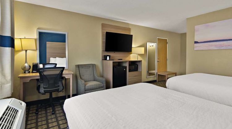 Clarion Pointe Bloomington - Normal Room