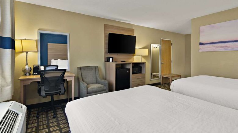 <b>Clarion Pointe Bloomington - Normal Room</b>. Images powered by <a href="https://iceportal.shijigroup.com/" title="IcePortal" target="_blank">IcePortal</a>.