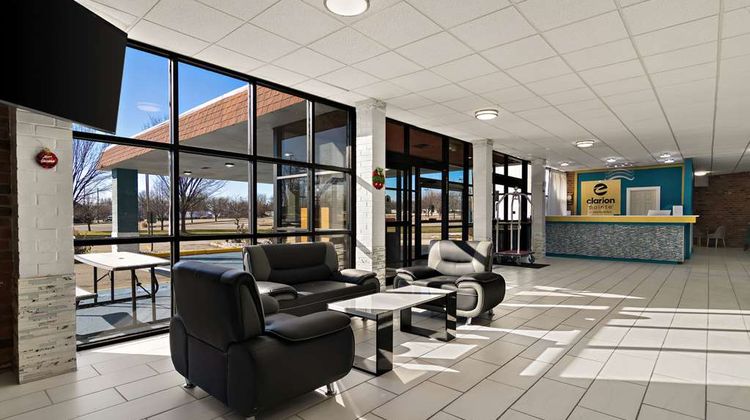 Clarion Pointe Bloomington - Normal Lobby