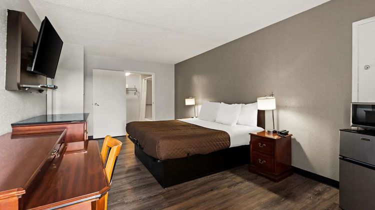 Rodeway Inn Brooklawn, NJ Room