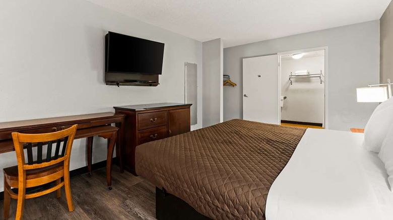 <b>Rodeway Inn Brooklawn, NJ Room</b>. Images powered by <a href="https://iceportal.shijigroup.com/" title="IcePortal" target="_blank">IcePortal</a>.