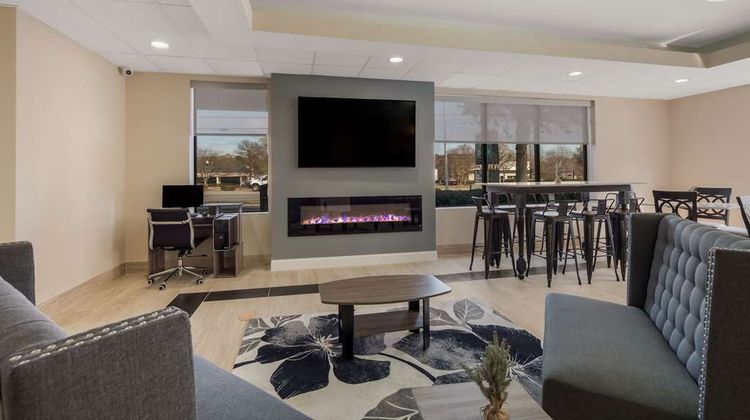 Quality Inn & Suites Aiken Lobby