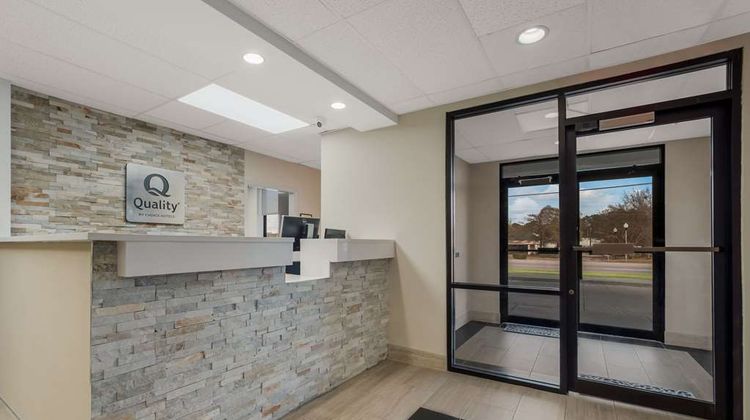 Quality Inn & Suites Aiken Lobby