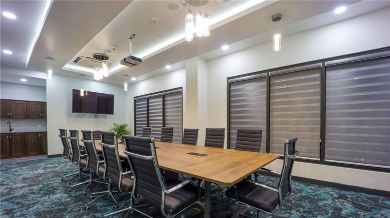 <b>Comfort Inn & Suites Tobago Meeting</b>. Images powered by <a href="https://iceportal.shijigroup.com/" title="IcePortal" target="_blank">IcePortal</a>.