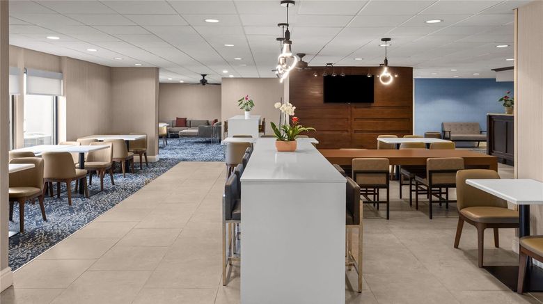 <b>Wingate by Wyndham Pittsburgh/Cranberry Lobby</b>. Images powered by <a href="https://iceportal.shijigroup.com/" title="IcePortal" target="_blank">IcePortal</a>.