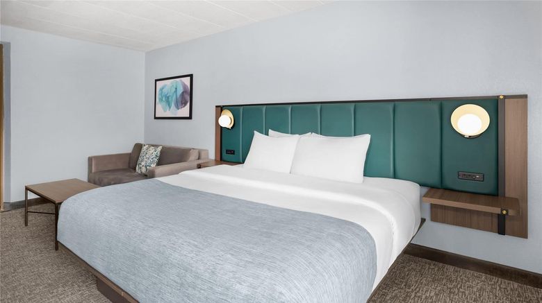<b>Wingate by Wyndham Pittsburgh/Cranberry Suite</b>. Images powered by <a href="https://iceportal.shijigroup.com/" title="IcePortal" target="_blank">IcePortal</a>.