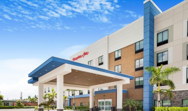 Hampton Inn Fort Myers Downtown Exterior