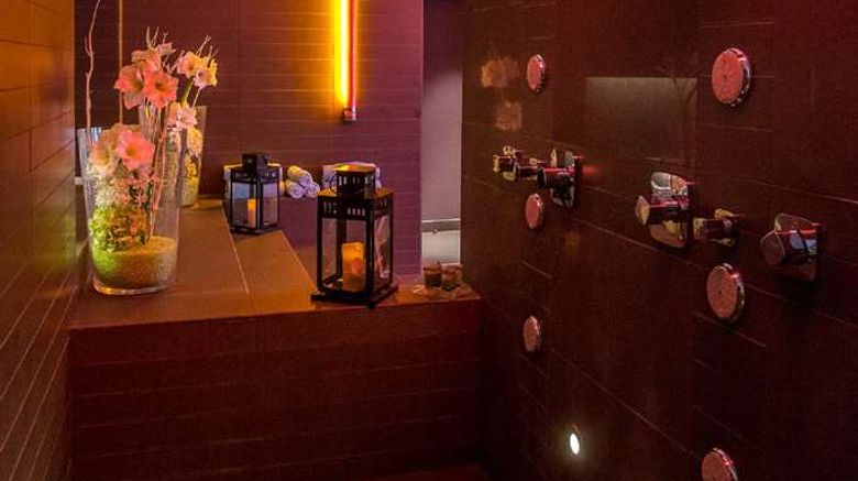 <b>Royal Hotel Spa</b>. Images powered by <a href="https://iceportal.shijigroup.com/" title="IcePortal" target="_blank">IcePortal</a>.