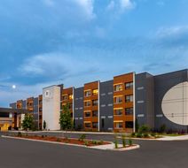 DoubleTree by Hilton Kingston Exterior