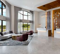 DoubleTree by Hilton Kingston Lobby