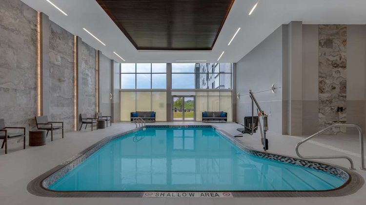 DoubleTree by Hilton Kingston Pool