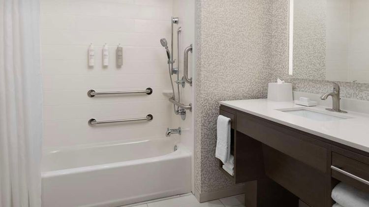 Home2 Suites by Hilton Flower Mound Room