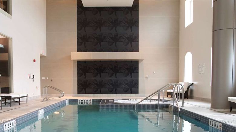 <b>Hotel Casino New Nouveau Brunswick Pool</b>. Images powered by <a href="https://iceportal.shijigroup.com/" title="IcePortal" target="_blank">IcePortal</a>.