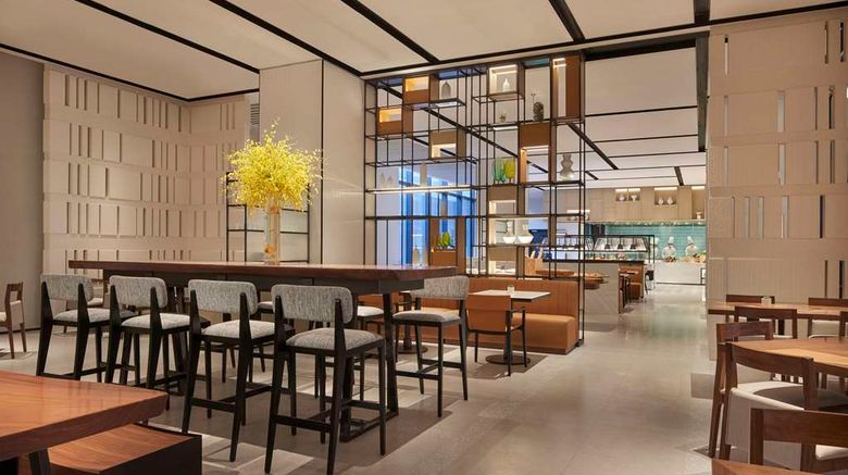 <b>Hyatt Place International Airport Restaurant</b>. Images powered by <a href="https://iceportal.shijigroup.com/" title="IcePortal" target="_blank">IcePortal</a>.