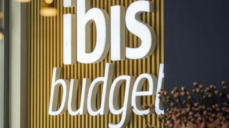 Ibis Budget Singapore Gold Exterior. Images powered by <a href="https://iceportal.shijigroup.com" target="_blank" rel="noopener">Ice Portal</a>.