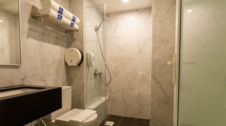 Ibis Budget Singapore Gold Room