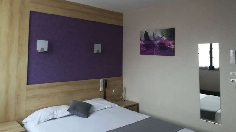 <b>Hotel du Relais Room</b>. Images powered by <a href="https://iceportal.shijigroup.com/" title="IcePortal" target="_blank">IcePortal</a>.