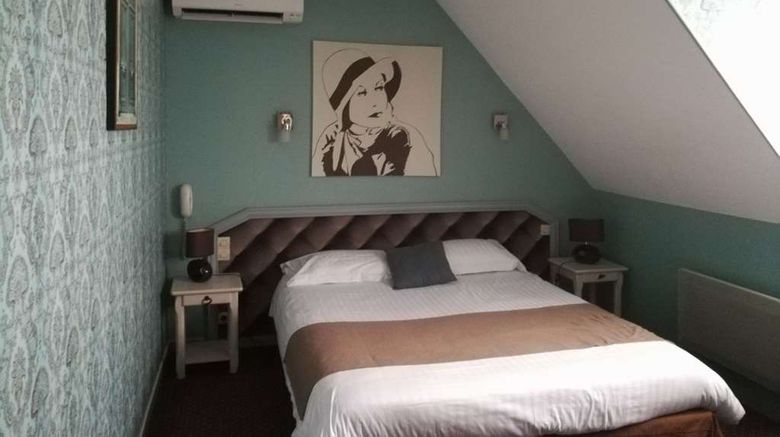 <b>Hotel du Relais Room</b>. Images powered by <a href="https://iceportal.shijigroup.com/" title="IcePortal" target="_blank">IcePortal</a>.