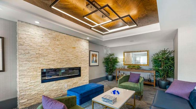 Comfort Inn & Suites Lobby