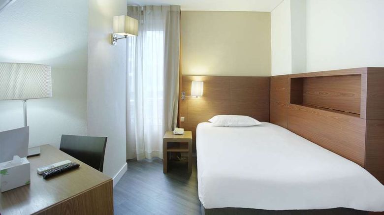 <b>Hotel Gabriel Issy - Porte de Versailles Room</b>. Images powered by <a href="https://iceportal.shijigroup.com/" title="IcePortal" target="_blank">IcePortal</a>.