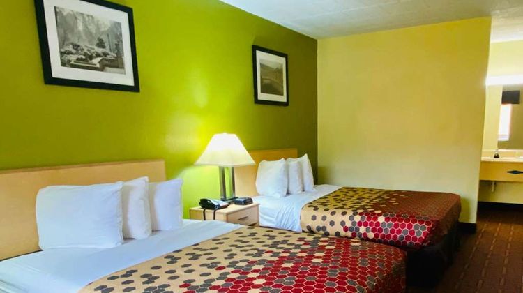Super 8 by Wyndham Glouchester Room