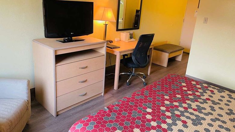 <b>Super 8 by Wyndham Glouchester Room</b>. Images powered by <a href="https://iceportal.shijigroup.com/" title="IcePortal" target="_blank">IcePortal</a>.