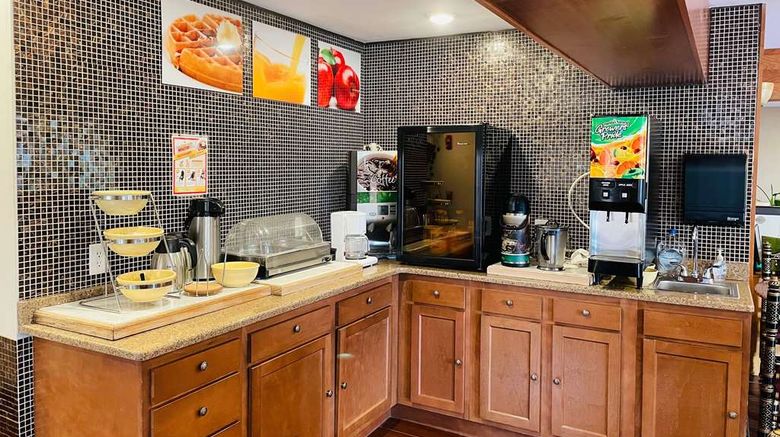 <b>Super 8 by Wyndham Glouchester Other</b>. Images powered by <a href="https://iceportal.shijigroup.com/" title="IcePortal" target="_blank">IcePortal</a>.