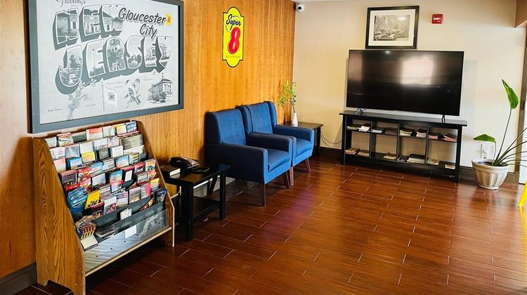 Super 8 by Wyndham Glouchester Lobby