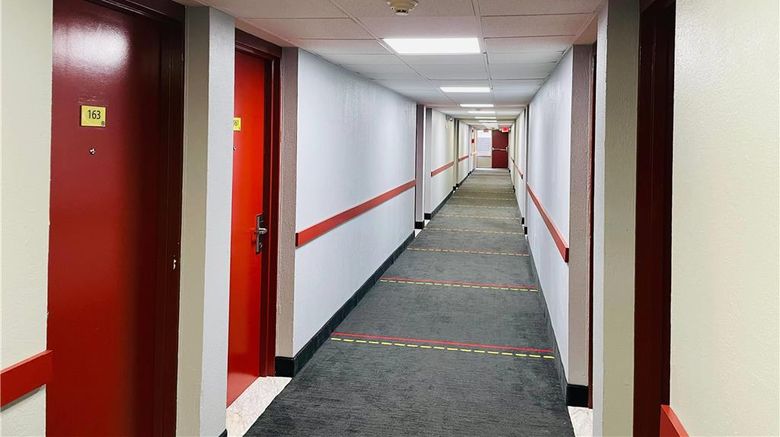 <b>Super 8 by Wyndham Glouchester Other</b>. Images powered by <a href="https://iceportal.shijigroup.com/" title="IcePortal" target="_blank">IcePortal</a>.